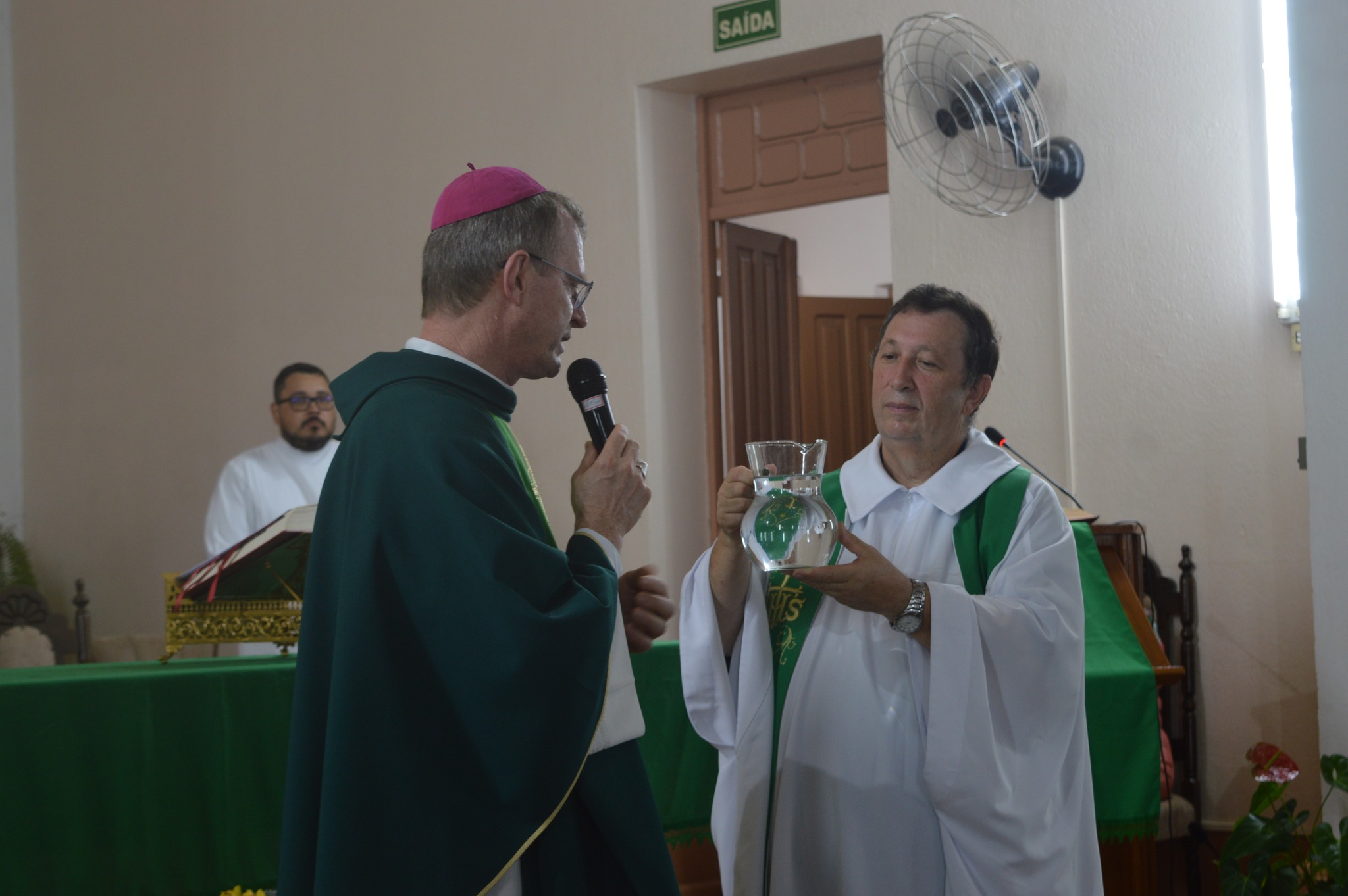 Padre Edi Fávero substitui o padre Aldino Barth na Paróquia Nossa Senhora da Saúde de Vila Maria.