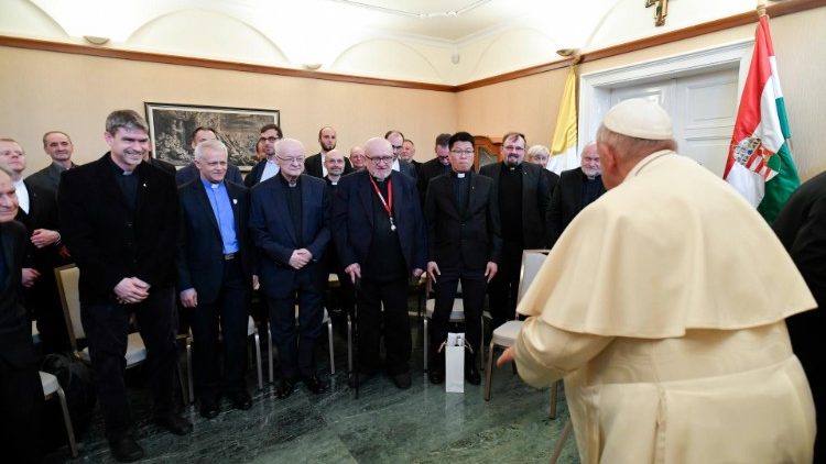 O Papa aos jesuítas húngaros: lutar contra o 