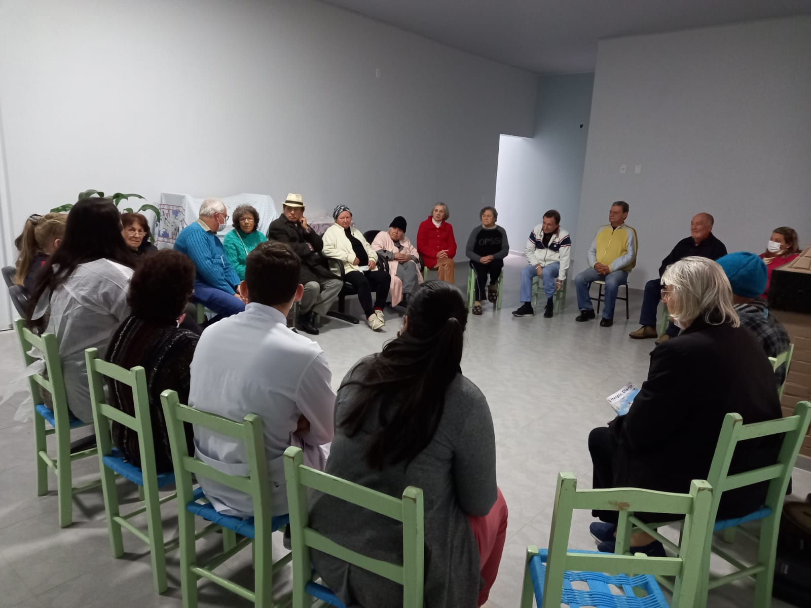 Fundação Lucas Araújo realiza processo de escuta envolvendo idosos e funcionáriso